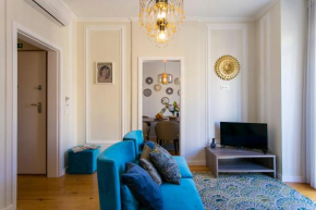 Art Deco 5 Bedrooms Flat in the City Center